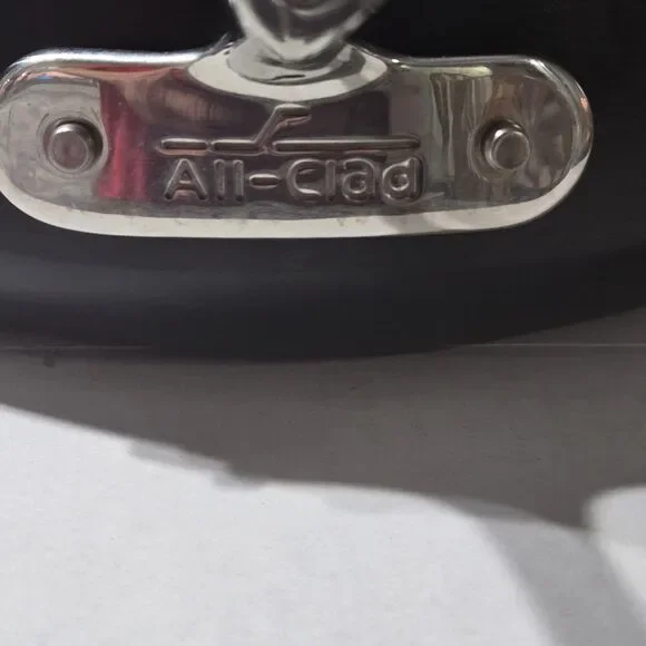 All-Clad HA1 Expert 4-Qt/3.8L Nonstick Sauté Pan - Induction & Oven Safe - Black - Picture 4 of 12